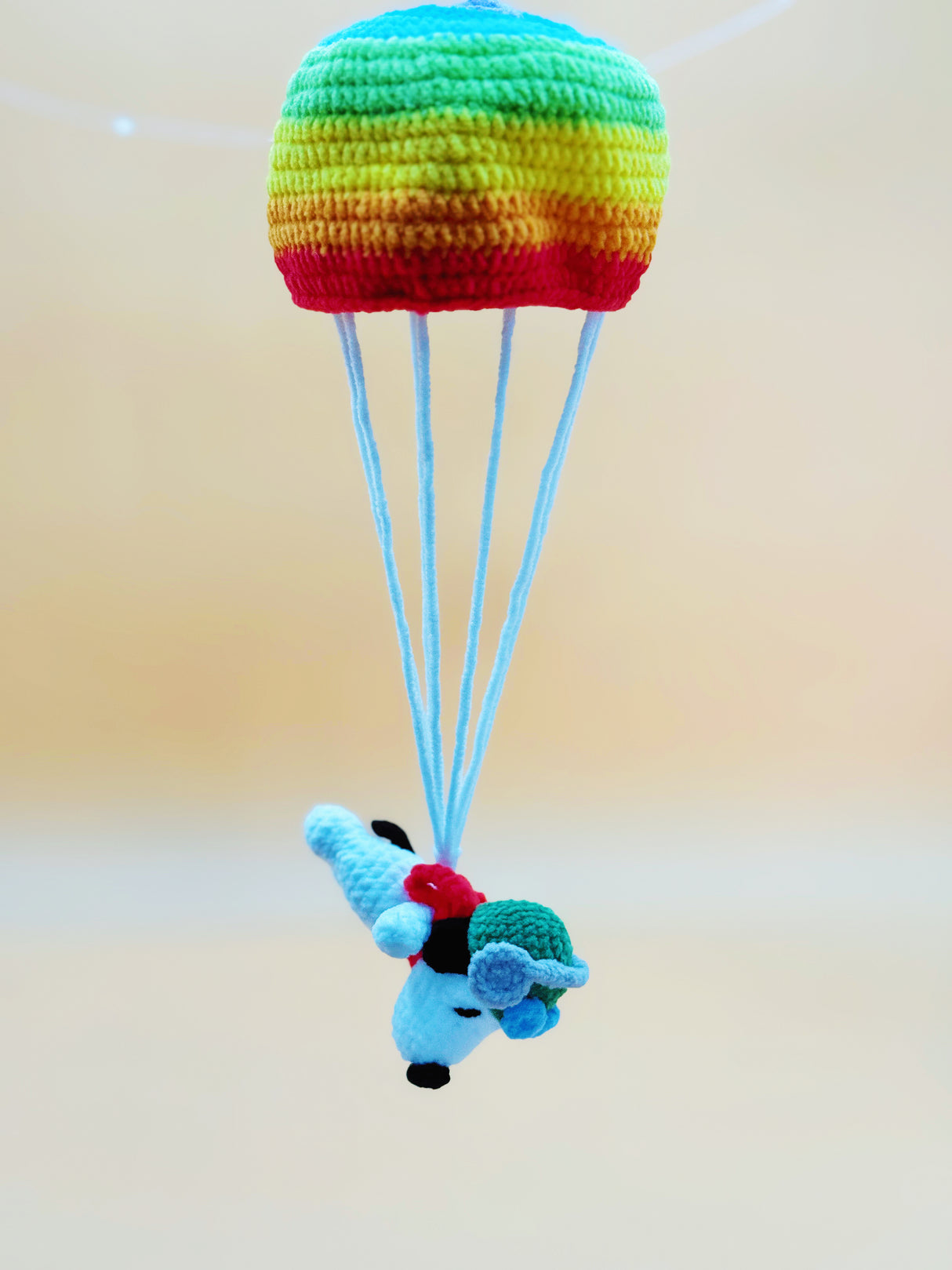 Parashoot Snoopy Hanger