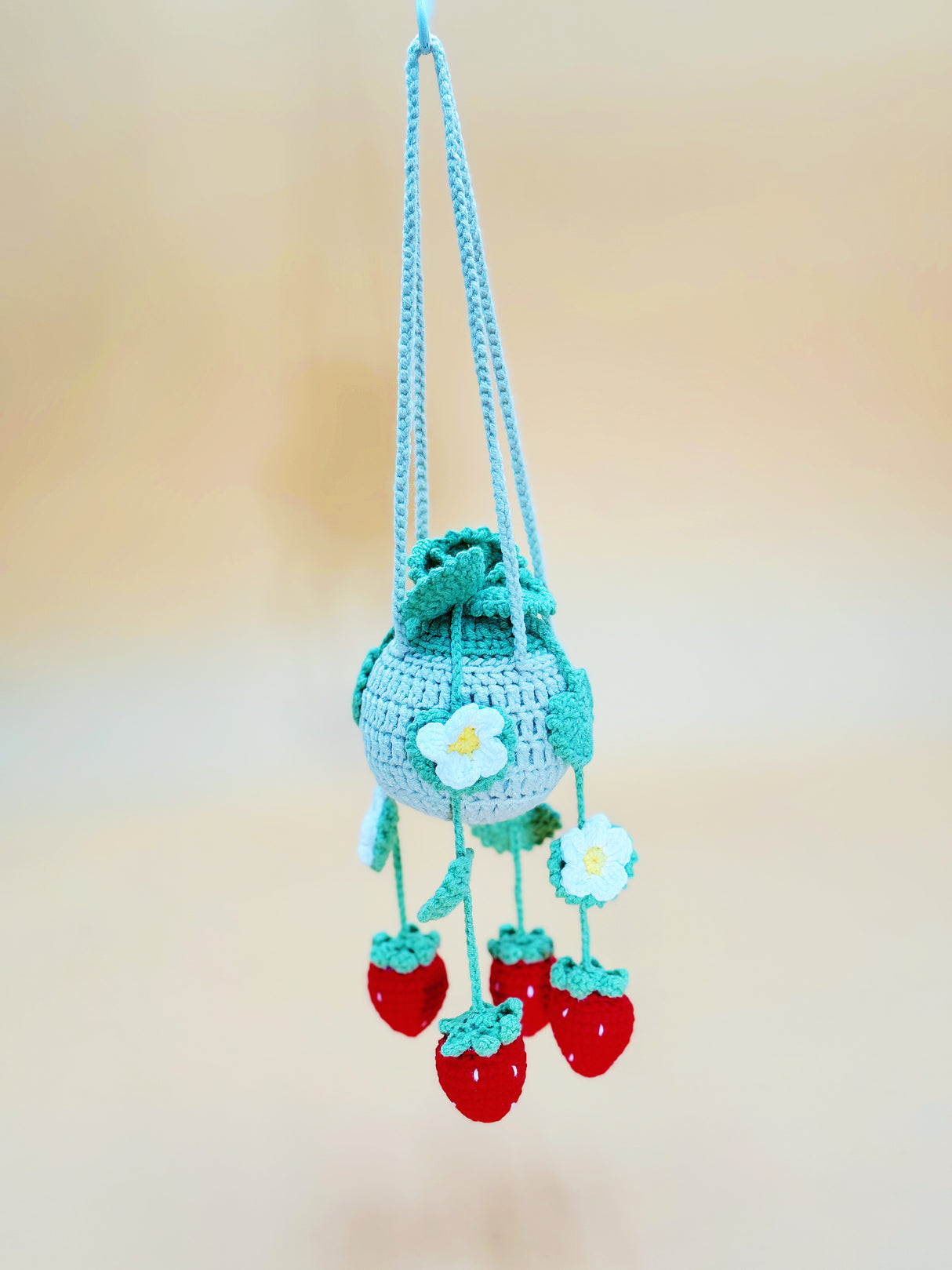 Strawberry Basket Hanger (2 Colors)