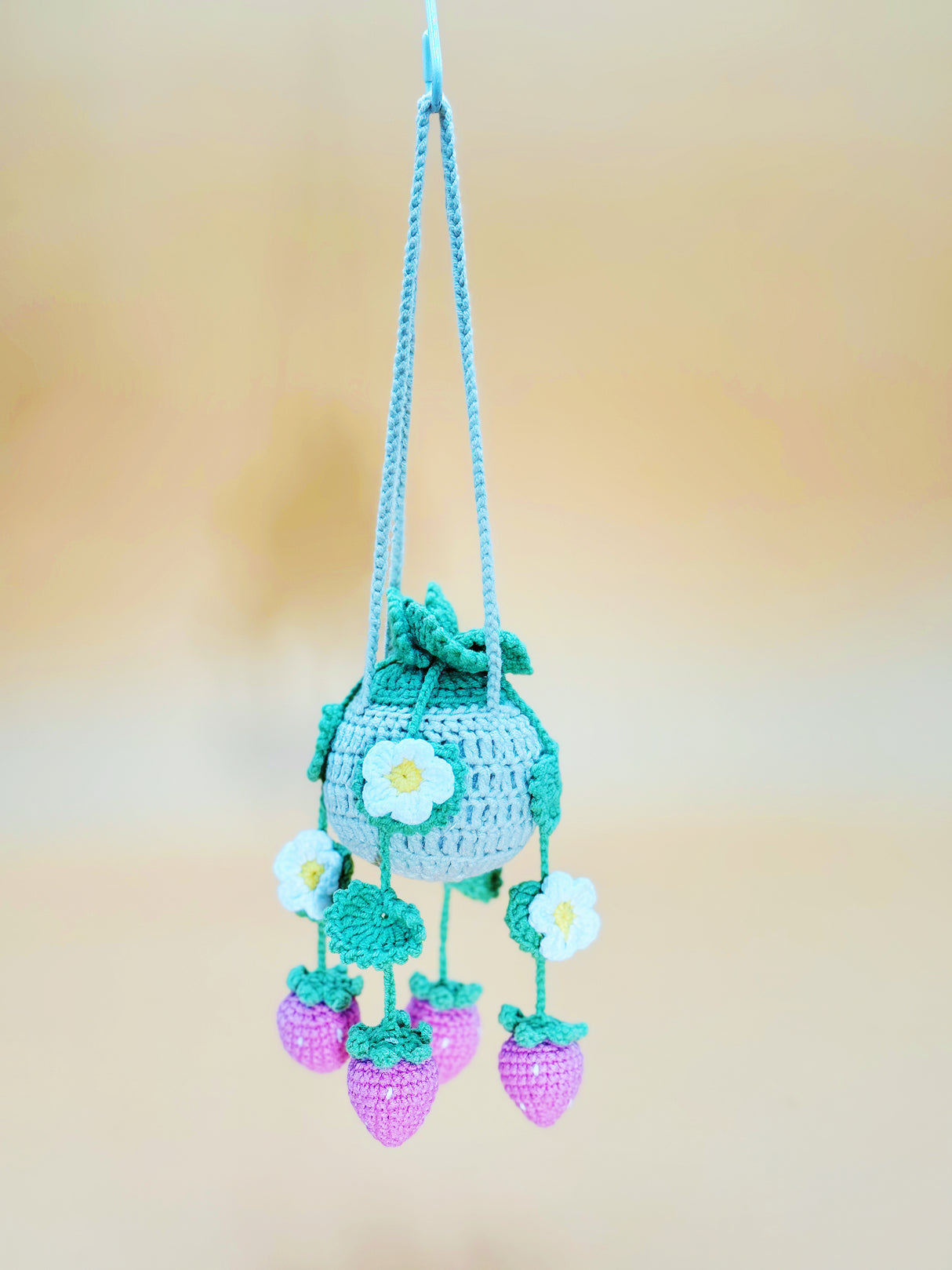 Strawberry Basket Hanger (2 Colors)